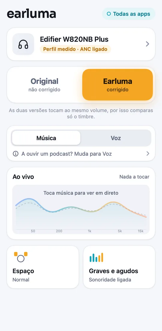 Ecrã principal do Earluma: o modelo dos auscultadores, o interruptor Original e Earluma e um gráfico de frequências ao vivo